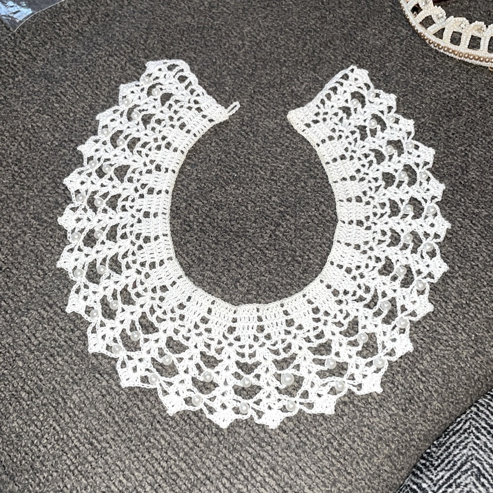 Vintage hand crocheted neck collar